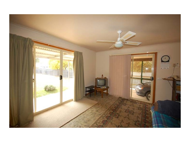 5 Brookong St, Lockhart NSW 2656