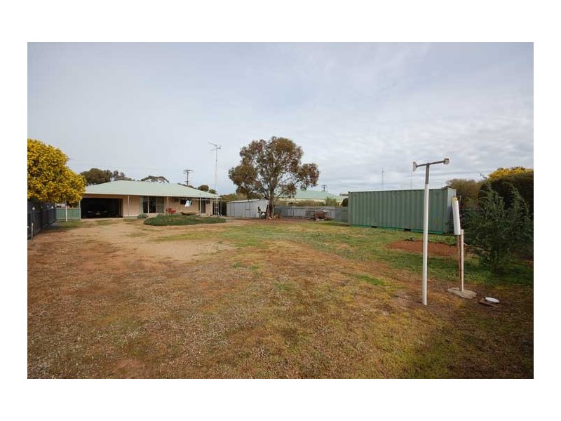 5 Brookong St, Lockhart NSW 2656
