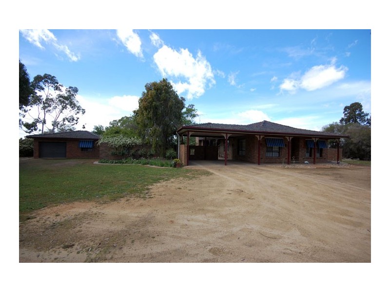 33 Third Ave, Henty NSW 2658