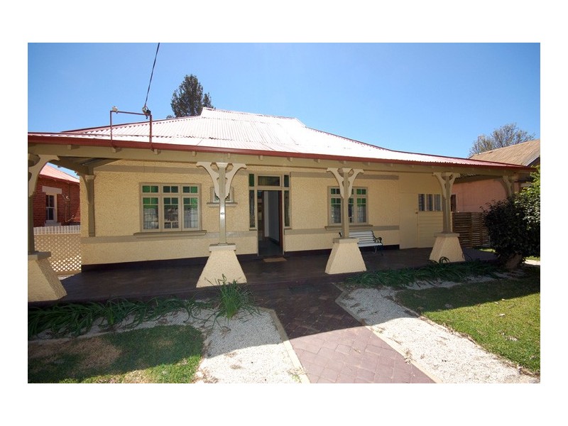 85 Crampton Street, Wagga Wagga NSW 2650