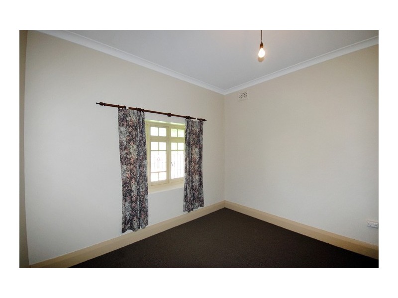 85 Crampton Street, Wagga Wagga NSW 2650