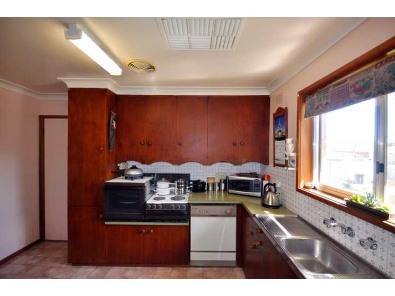 11 Fraser St, Wagga Wagga NSW 2650