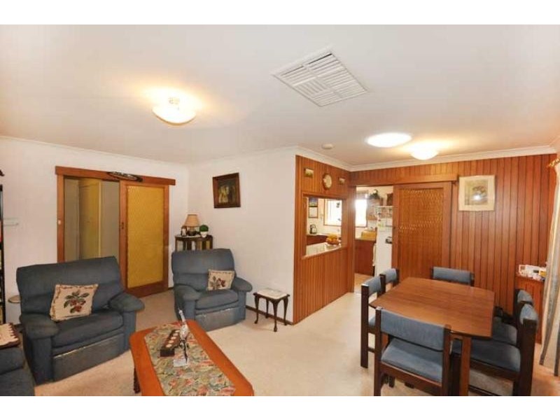 11 Fraser St, Wagga Wagga NSW 2650