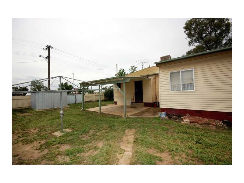 64 Shaw St, Wagga Wagga NSW 2650