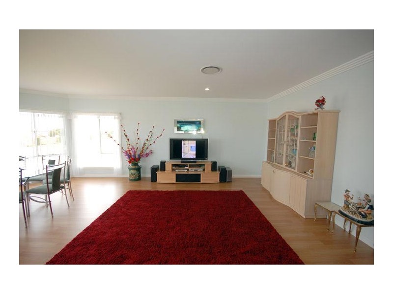 10 Franklin, Estella NSW 2650