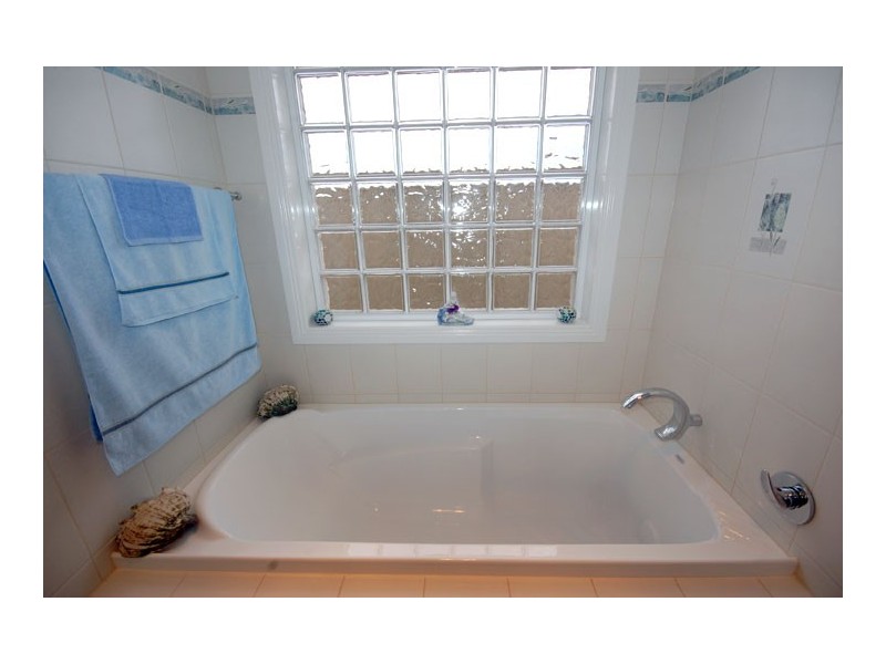 10 Franklin, Estella NSW 2650