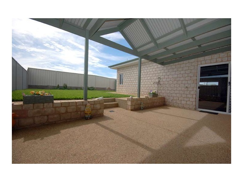 10 Franklin, Estella NSW 2650