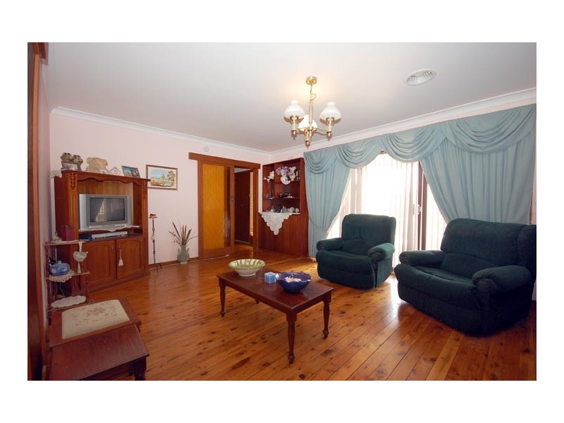 2 Falcon Plc, Kooringal NSW 2650