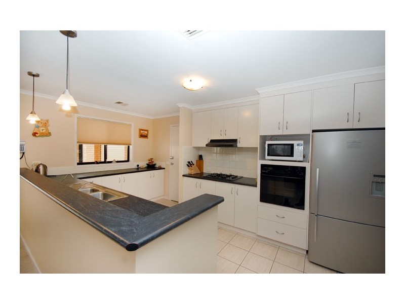 106 Kaloona Dve, Bourkelands NSW 2650