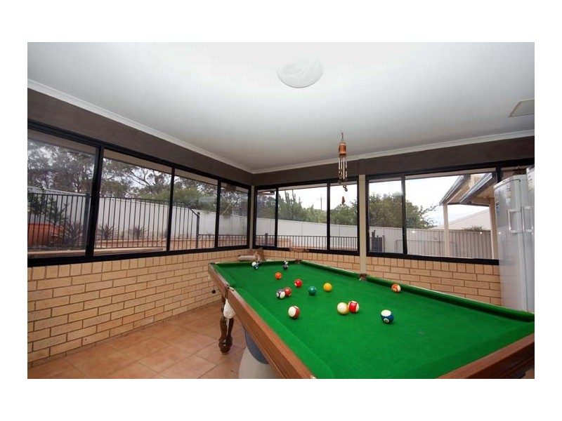106 Kaloona Dve, Bourkelands NSW 2650
