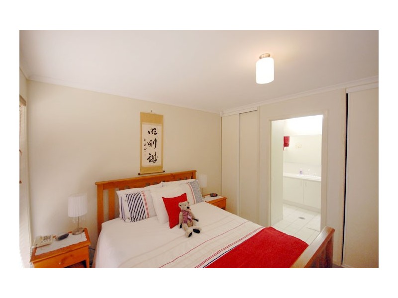 25 Brooklyn Dve, Bourkelands NSW 2650