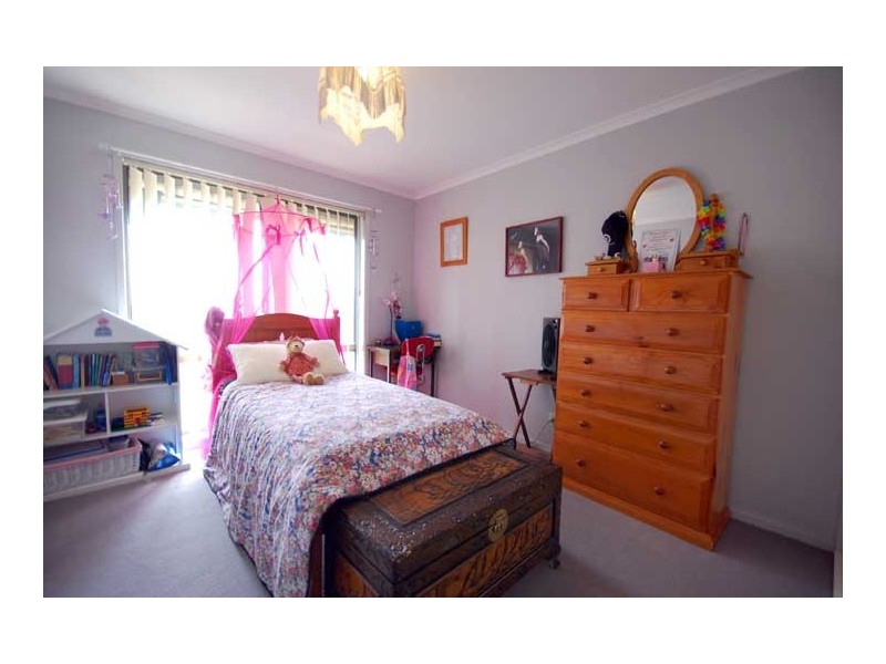 25 Brooklyn Dve, Bourkelands NSW 2650