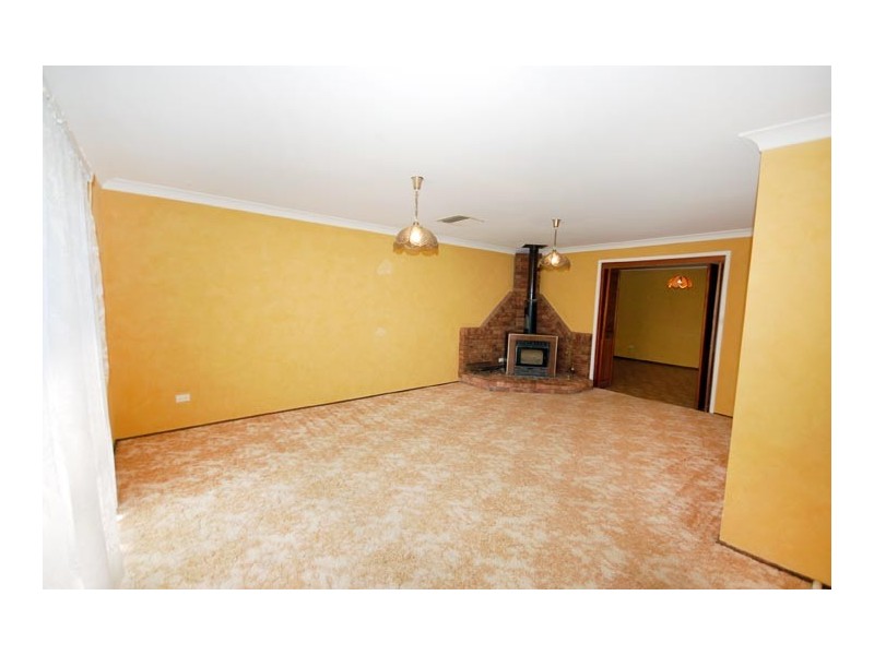 29 Mallory St, Wagga Wagga NSW 2650