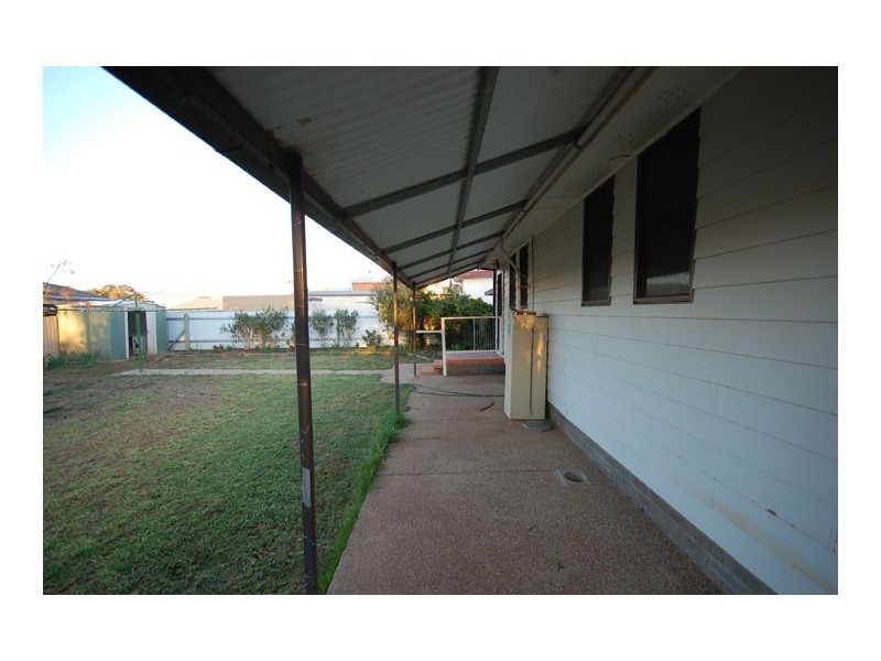 2 Loughnan St, Coolamon NSW 2701
