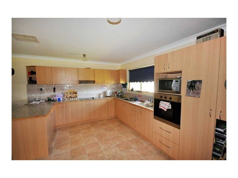 6 Namoi St, Boree Creek NSW 2652