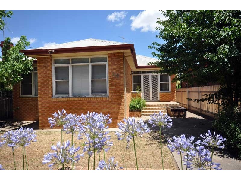 112 Docker St, Wagga Wagga NSW 2650