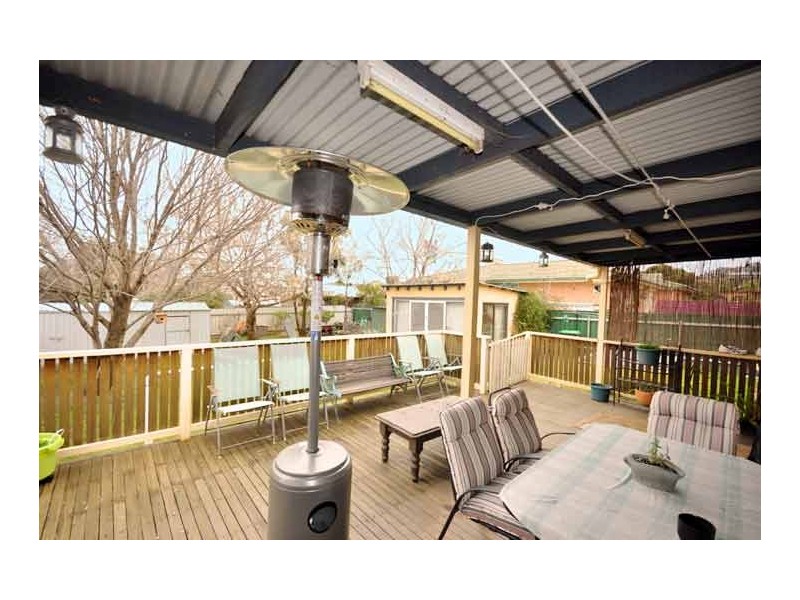 8 Cook St, Kooringal NSW 2650