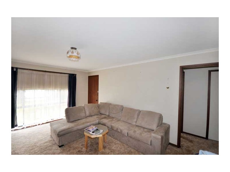 2/2a Joyes Plc, Tolland NSW 2650