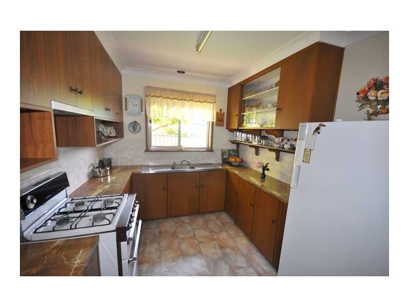 18 Elizabeth Ave, Forest Hill NSW 2651