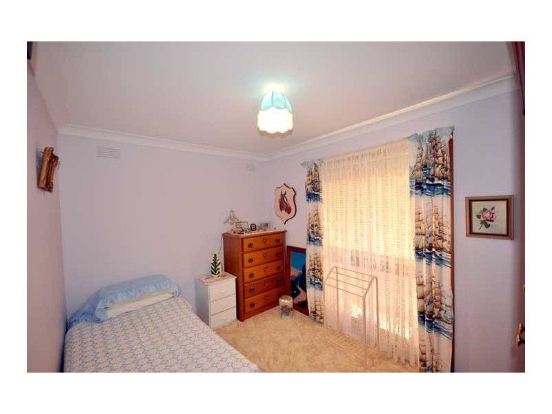 18 Elizabeth Ave, Forest Hill NSW 2651