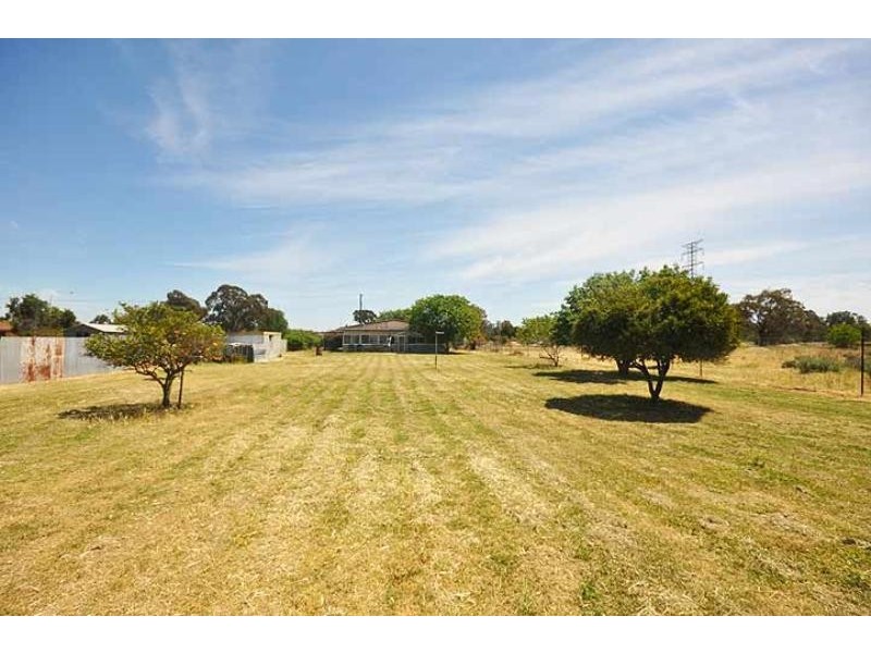 8 Eunony Bridge Rd, Gumly Gumly NSW 2652