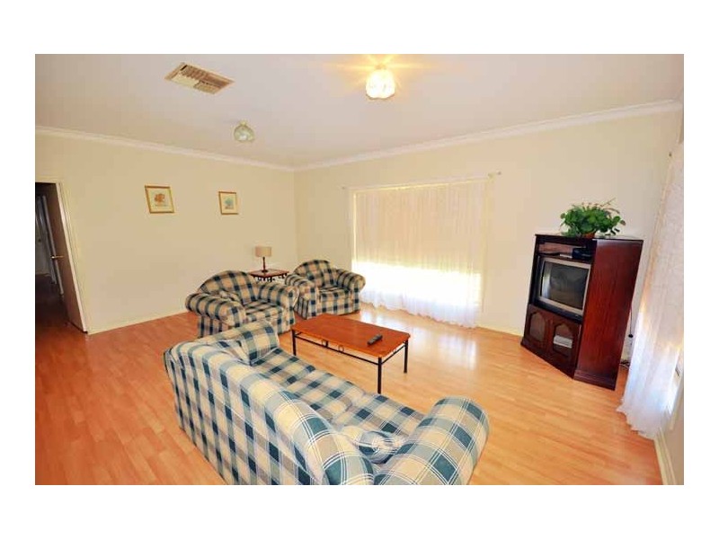 24 Lindsay St, Wagga Wagga NSW 2650