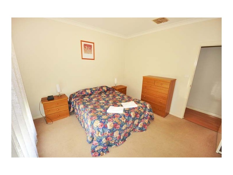 24 Lindsay St, Wagga Wagga NSW 2650