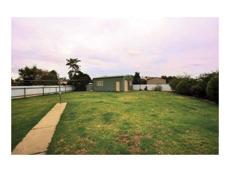 8 Toney Place, Wagga Wagga NSW 2650