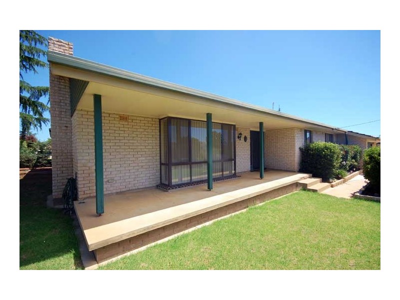 6 Huthwaite St, Wagga Wagga NSW 2650
