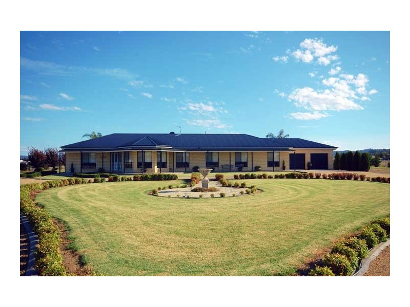 48 Lloyd Rd, Wagga Wagga NSW 2650