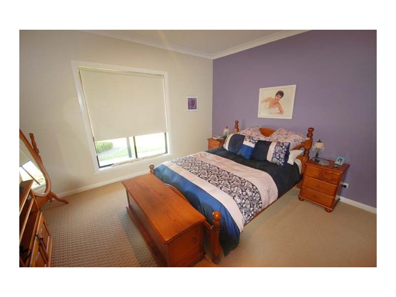 48 Lloyd Rd, Wagga Wagga NSW 2650