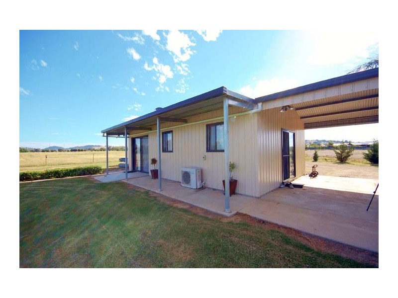 48 Lloyd Rd, Wagga Wagga NSW 2650
