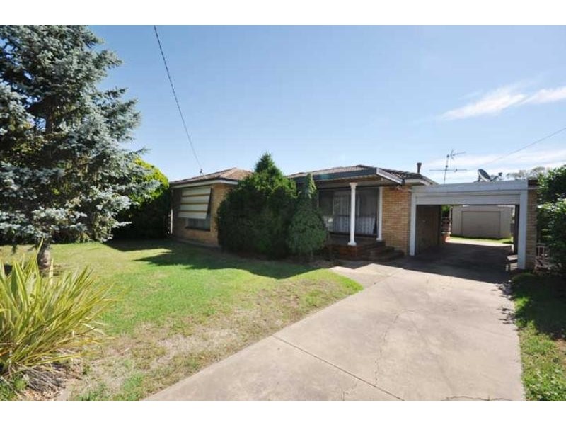 14 Grace Ave, Lake Albert NSW 2650