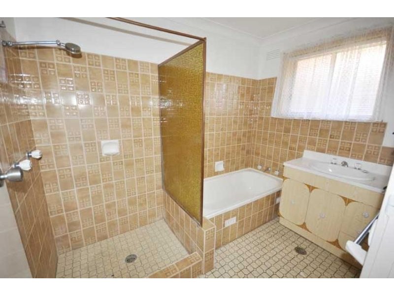 14 Grace Ave, Lake Albert NSW 2650