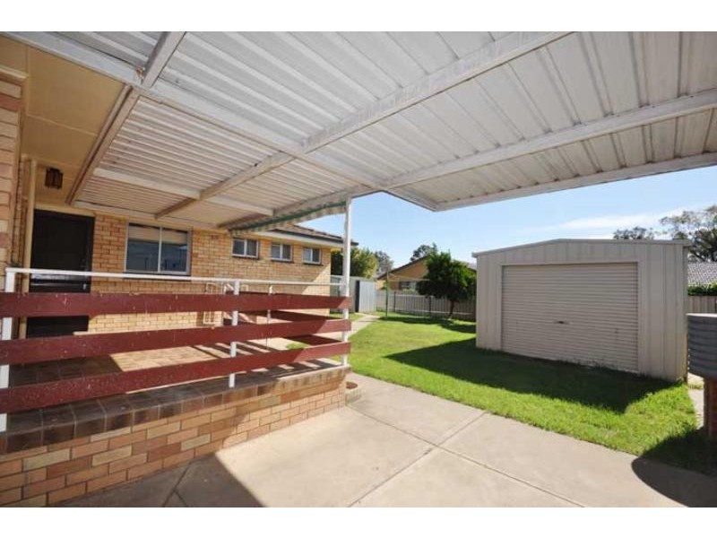 14 Grace Ave, Lake Albert NSW 2650