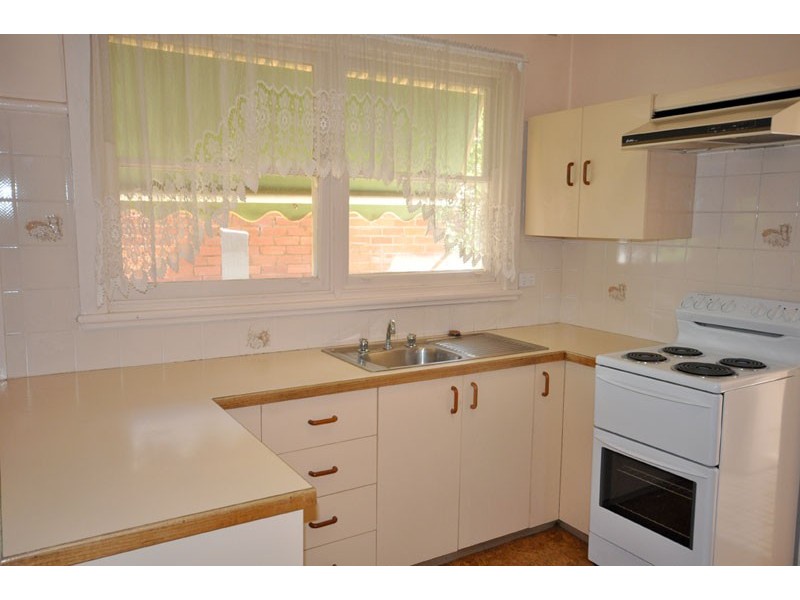 33 Mitchelmore Street, Turvey Park NSW 2650