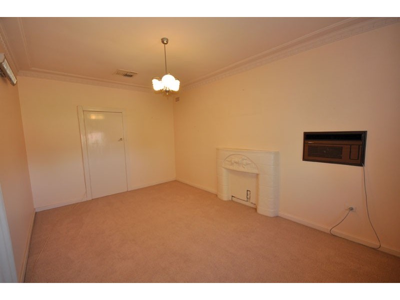 33 Mitchelmore Street, Turvey Park NSW 2650