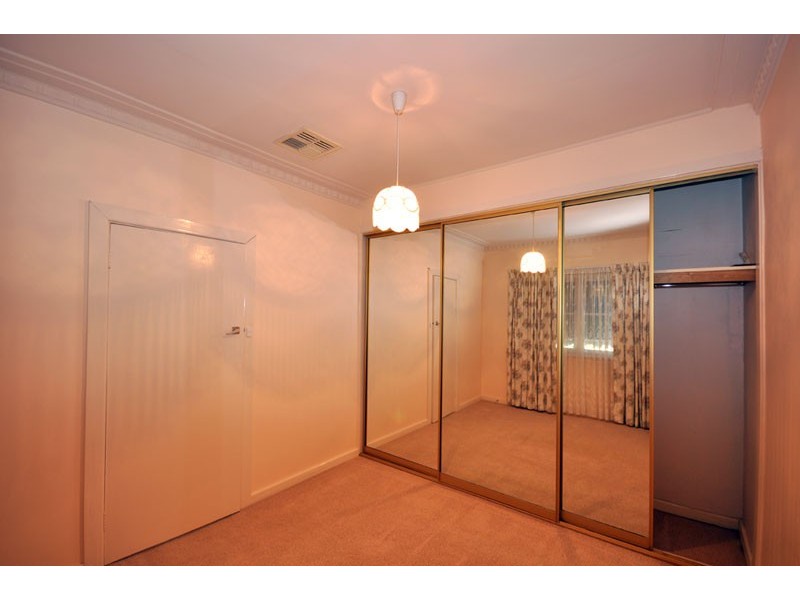 33 Mitchelmore Street, Turvey Park NSW 2650