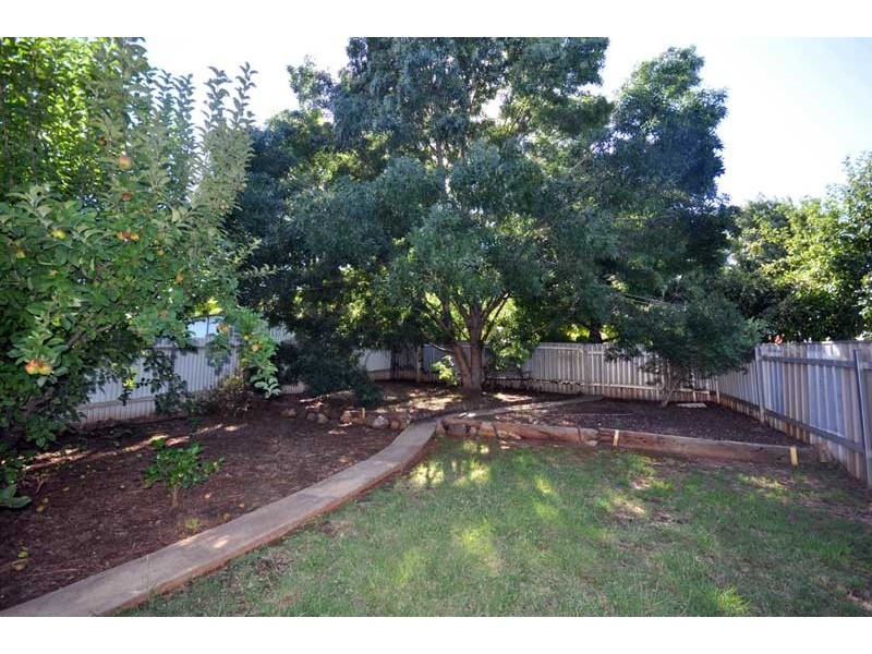 33 Mitchelmore Street, Turvey Park NSW 2650