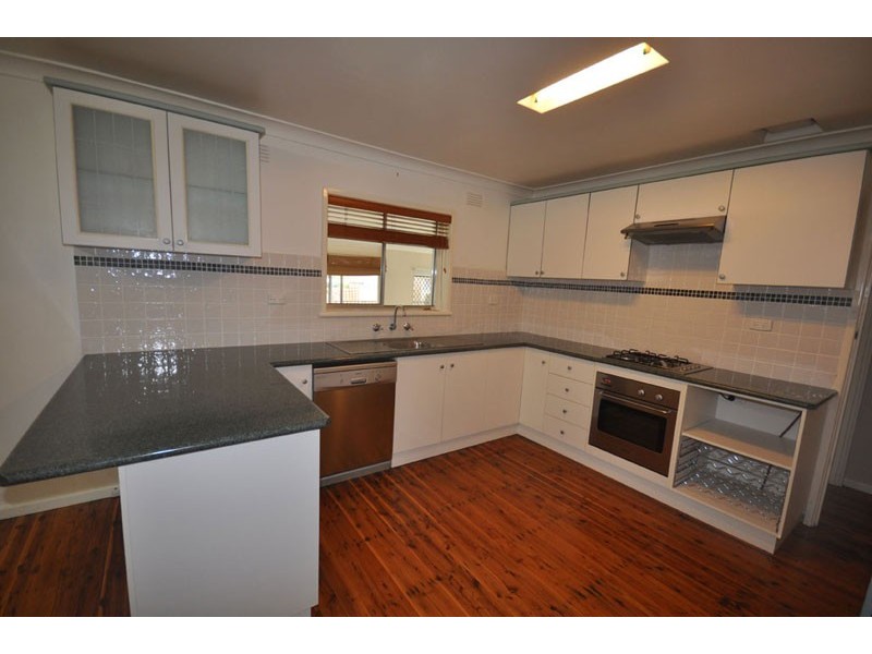 5 Bradley Place, Wagga Wagga NSW 2650