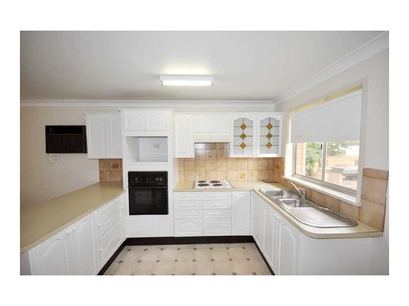 14 Mallory St, Wagga Wagga NSW 2650