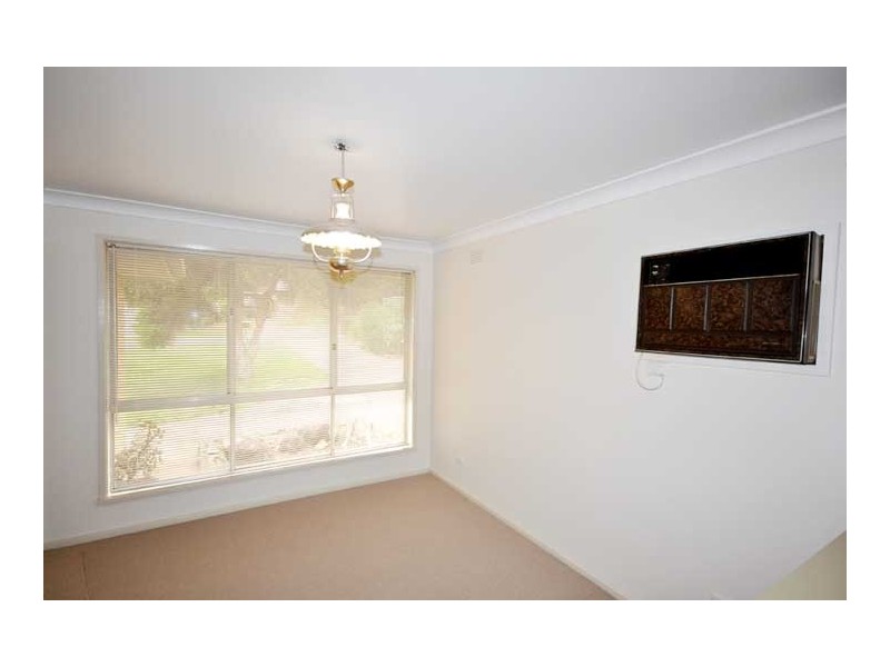 14 Mallory St, Wagga Wagga NSW 2650
