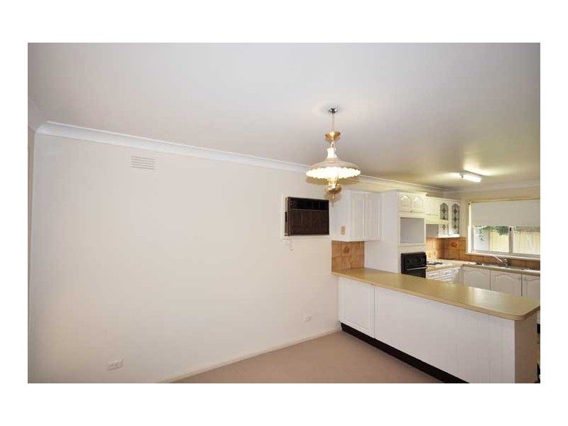 14 Mallory St, Wagga Wagga NSW 2650