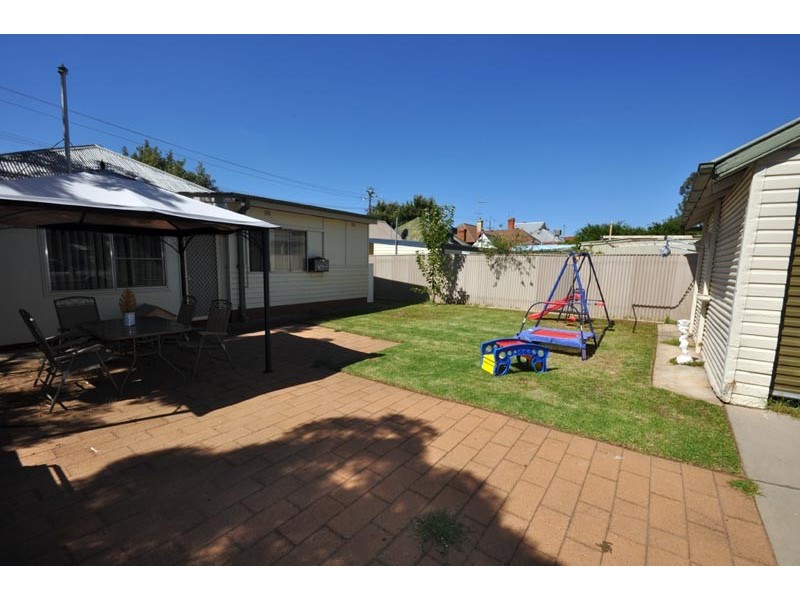 96 Railway St, Wagga Wagga NSW 2650