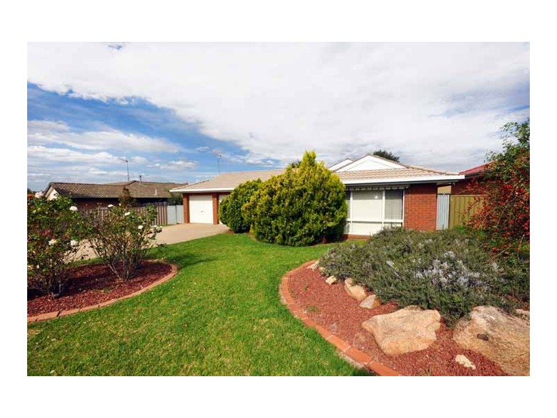 6 Kurrajong Ave, Forest Hill NSW 2651