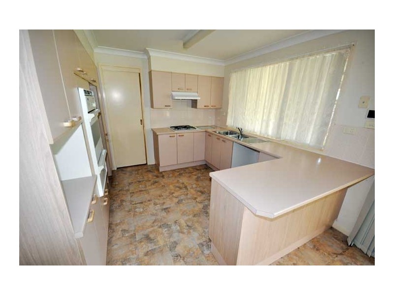 6 Kurrajong Ave, Forest Hill NSW 2651