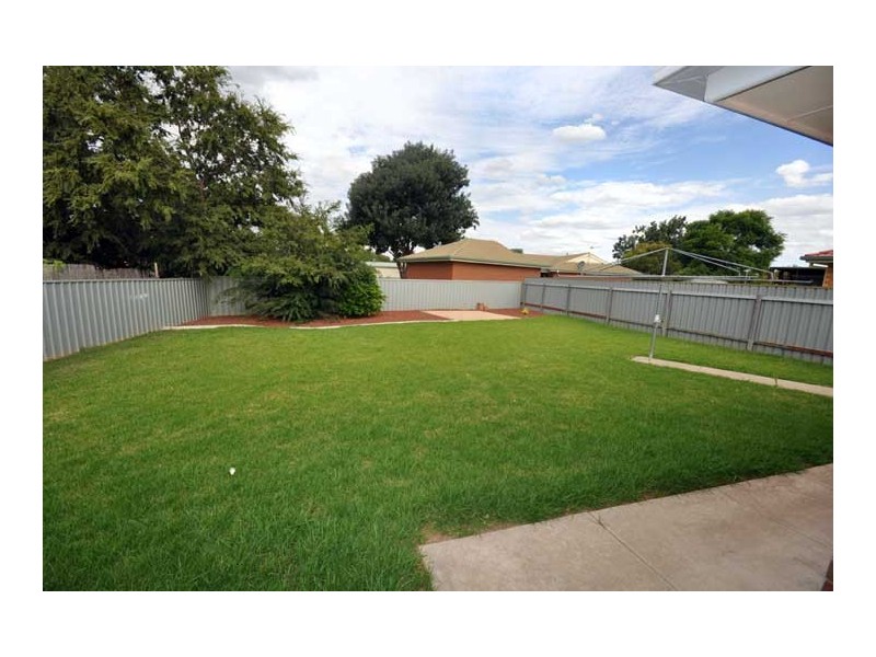 6 Kurrajong Ave, Forest Hill NSW 2651