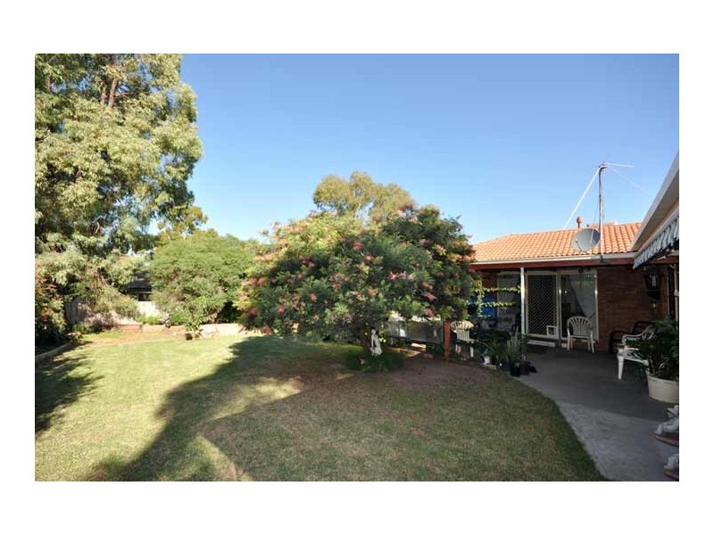 11 Shiralee Plc, Estella NSW 2650