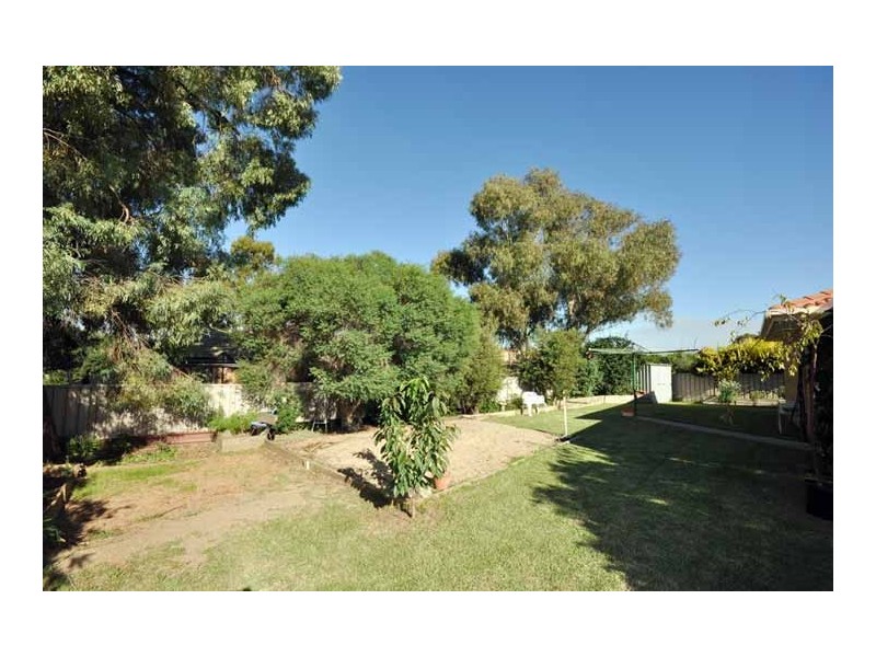 11 Shiralee Plc, Estella NSW 2650