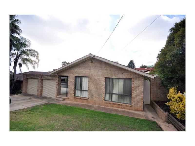 107 Leavenworth St, Wagga Wagga NSW 2650